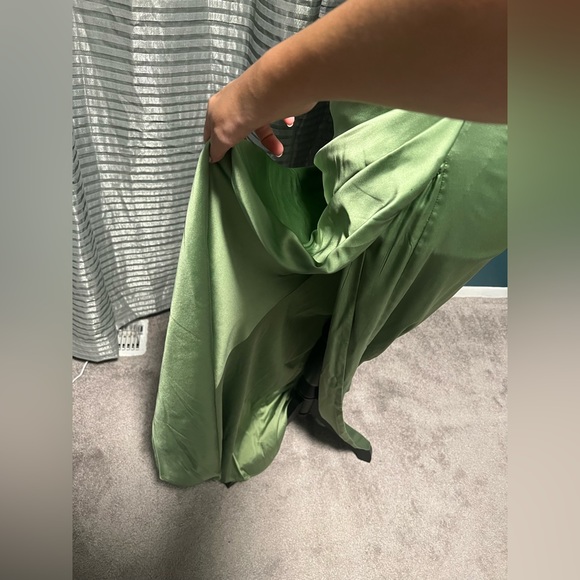 Moda Glam Penelope Gown - Picture 2 of 4